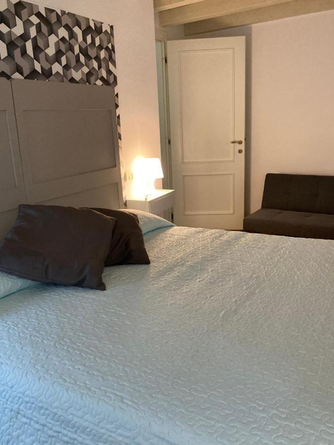 Casapiedicastello Appartement Castelnuovo del Garda Buitenkant foto